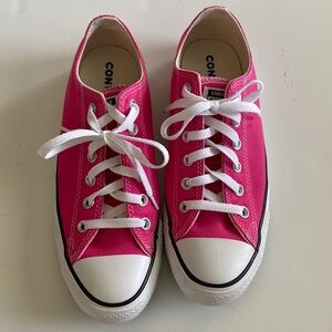Converse Hot Pink Chucks Like New sz 9.5